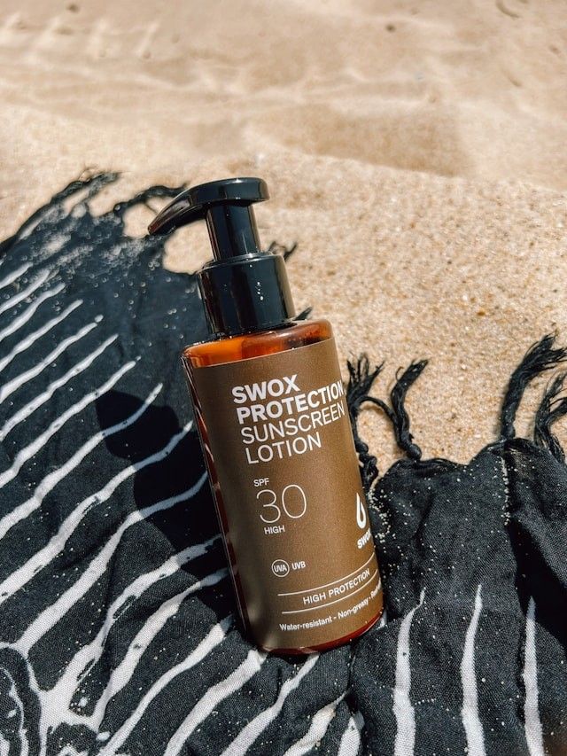 SPF 30 Light Sunscreen Hover