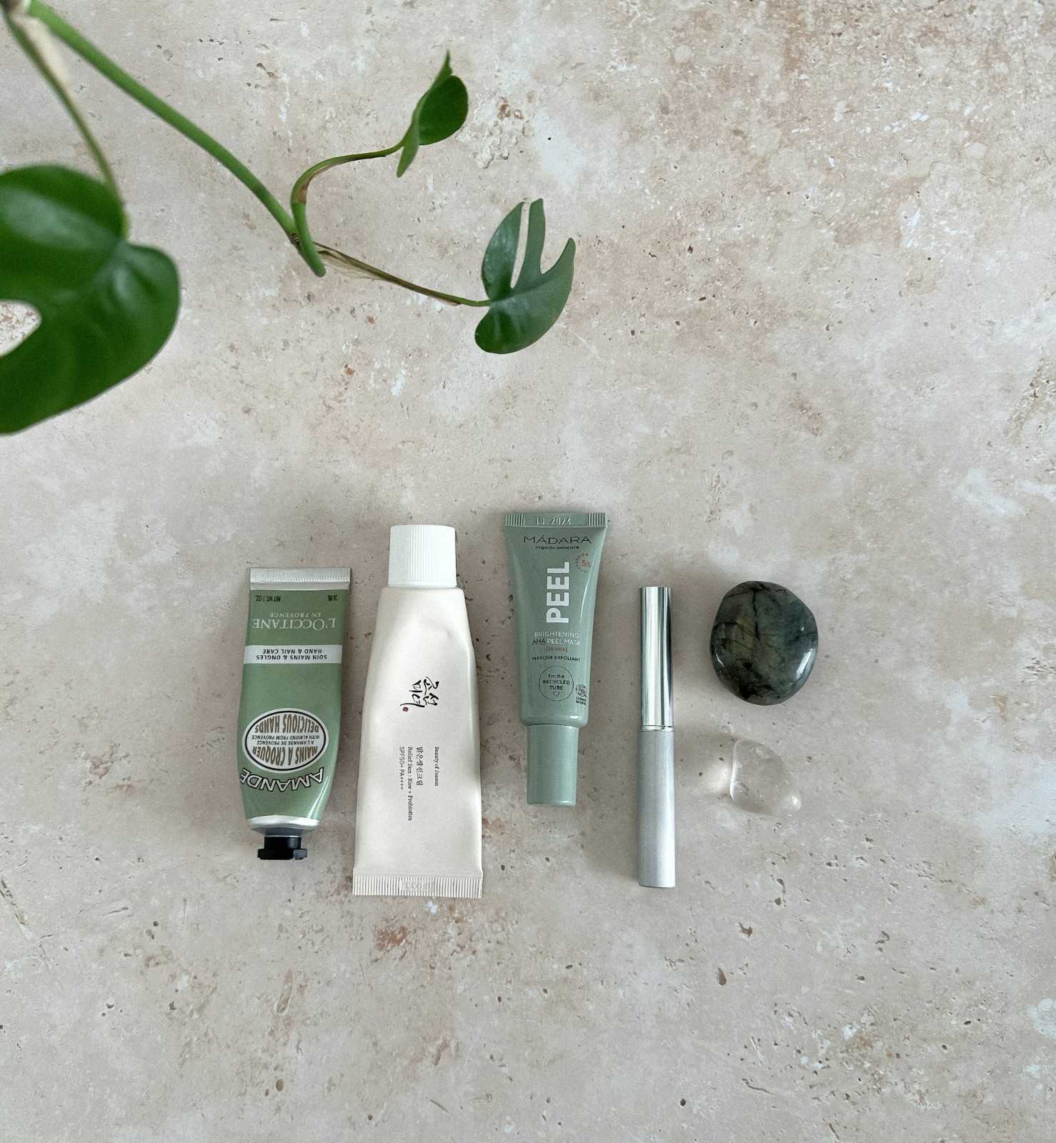 Night Renew Retinol Serum Hover